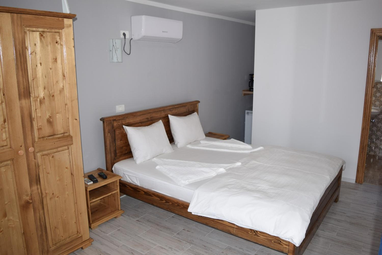 Others 3, Casa Condrat, Sfantu Gheorghe