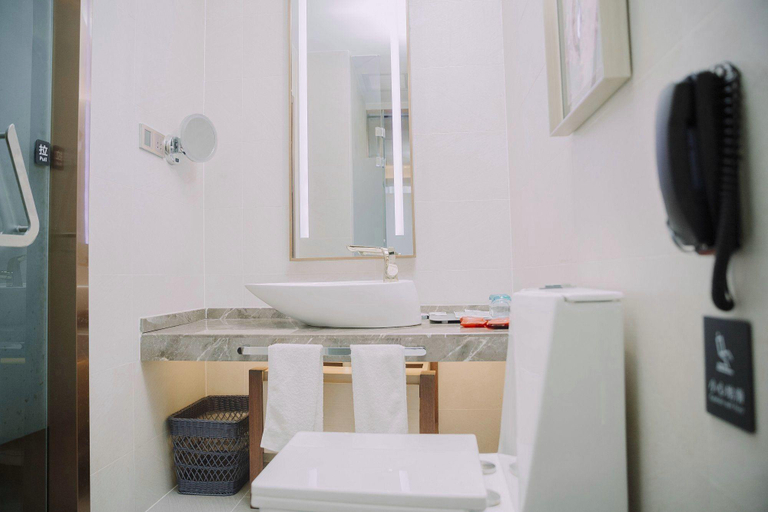 Bathroom 4, Lavande Hotels·Jinzhong Pingyao Old Town, Jinzhong