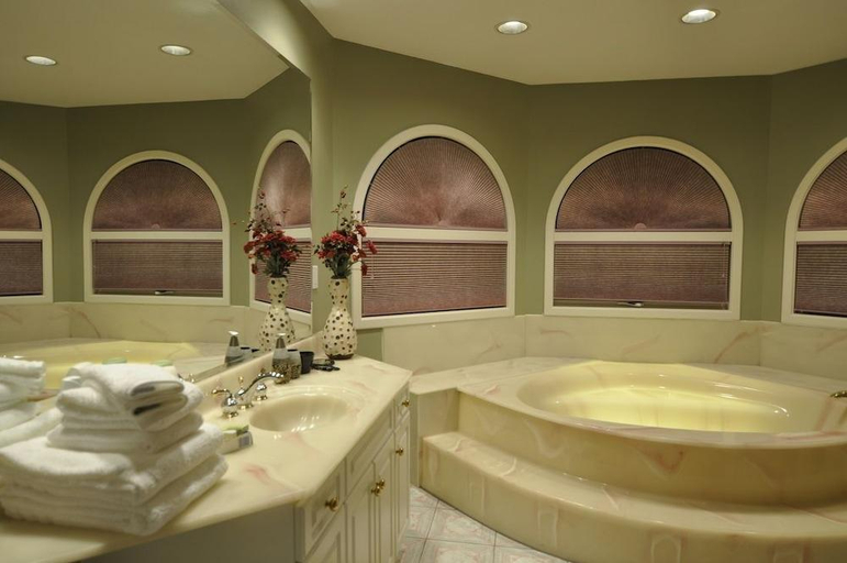 Bathroom 3, Cornerstone Bed and Breakfast, Columbia-Shuswap
