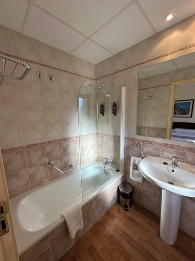Bathroom 4, Hotel Romanic, Lleida