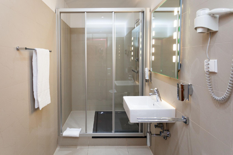 Bathroom 4, Hotel Strasser, Graz