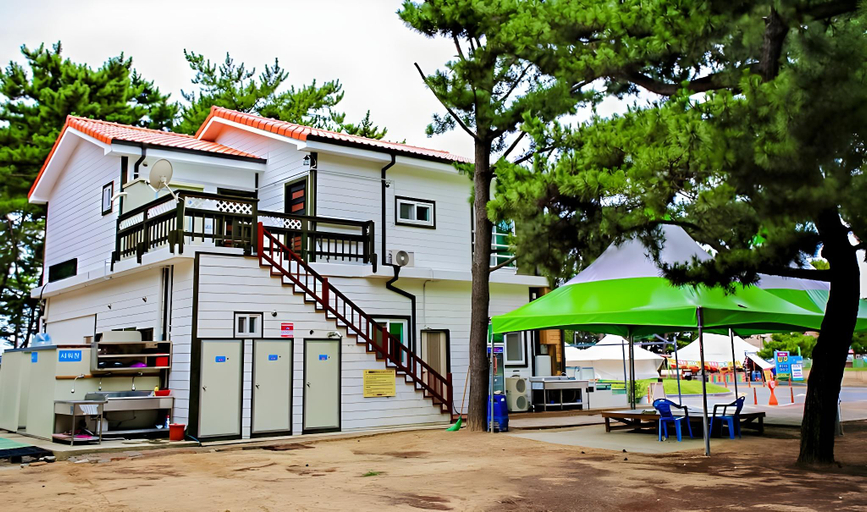 Exterior & Views 1, Mongsanpohaebyeon Pension, Taean