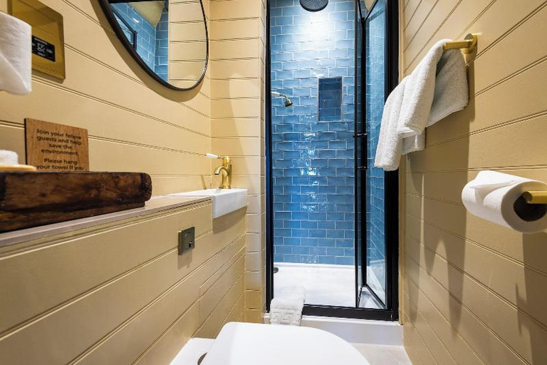 Bathroom 2, East Beach Guest House, West Sussex