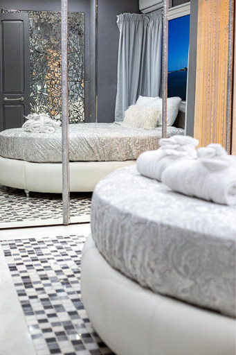 Bedroom 2, Waterfront house in Birgu with private entrance