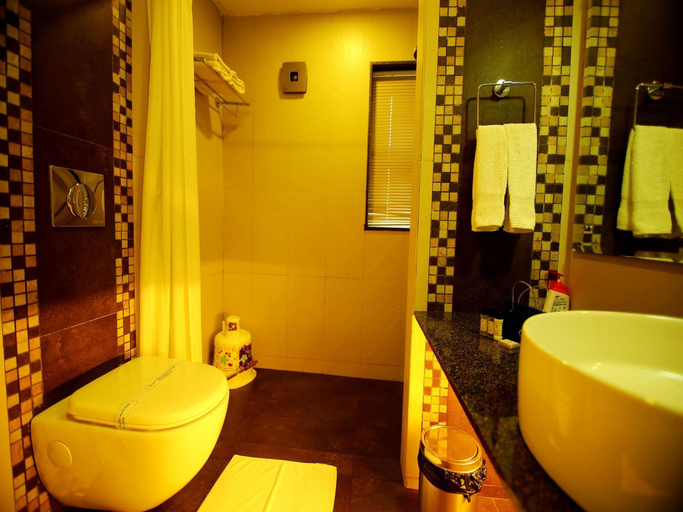 Bathroom 4, Namaste Inn Beas Valley, Kullu