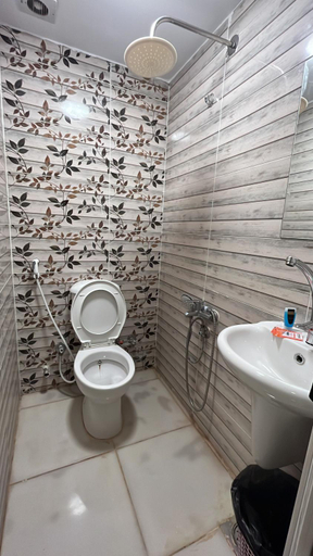 Bathroom 2, Cairo de casa hostel, 'Abdin