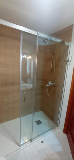 Others 4, Pension A Fonte, Pontevedra