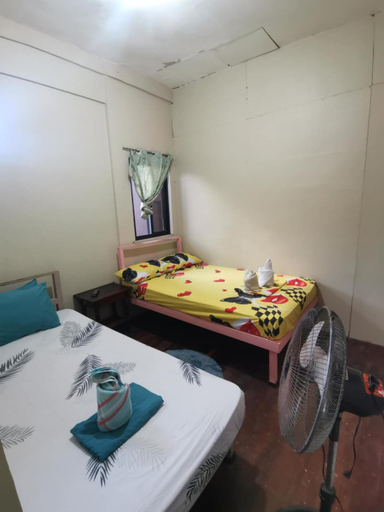 Bedroom 2, Ken's Inn, Coron