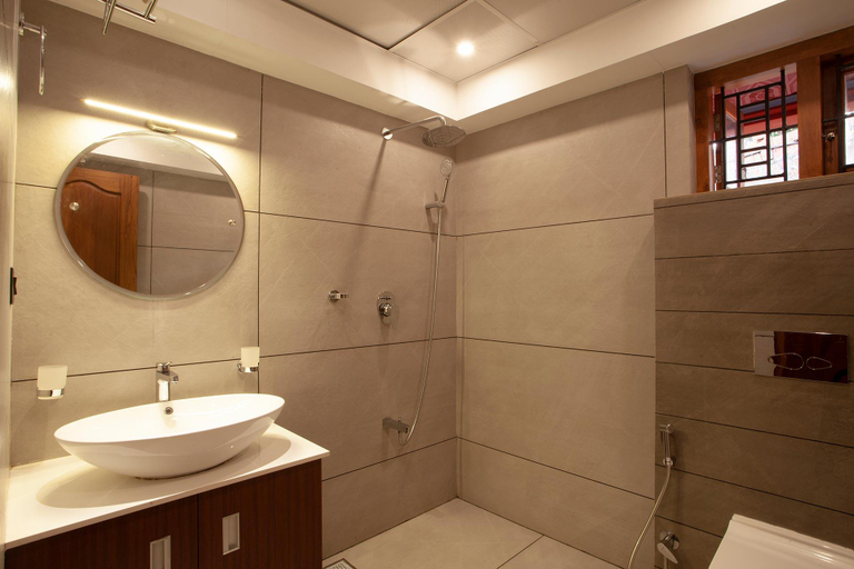 Bathroom 4, StayVista at Regal Retreat, Wayanad