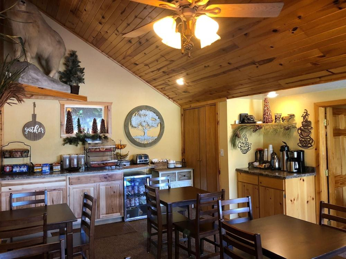 Food & Drinks, Mountain View Lodge & Cabins, Pennington