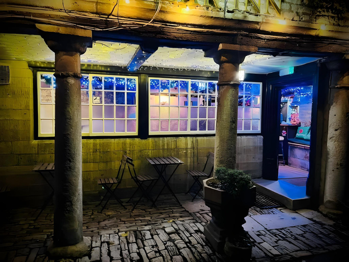 2, BEAR INN - BISLEY, Gloucestershire