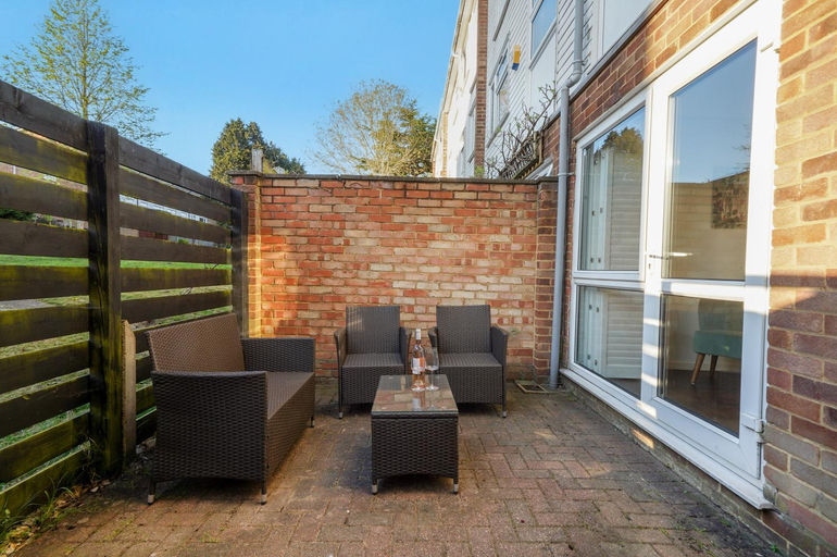 Others 3, Peaceful Green London - 1 bedroom & Free parking, London