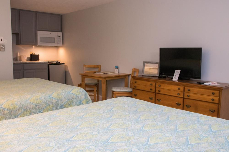 Bedroom 2, Seacoast Motel, York