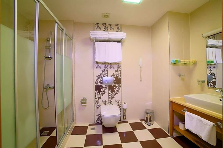 Bathroom 4, Hotel Istanbul Trend, Fatih
