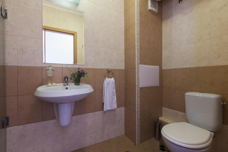 Bathroom 4, Royal Sun Holiday Apartments, Nesebar