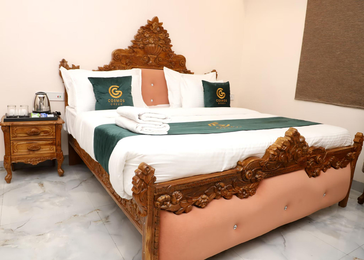 Bedroom 3, Kanha Shree by Cosmos Hotels, Indore