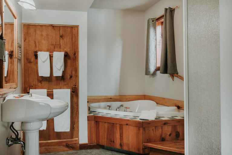 Bathroom 3, Chalets Royal Laurentien, Les Laurentides