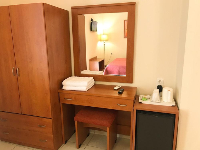 Bedroom 2, Kronio Hotel, West Greece