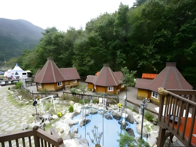 Others 4, Finlandvillage Pension, Geoje