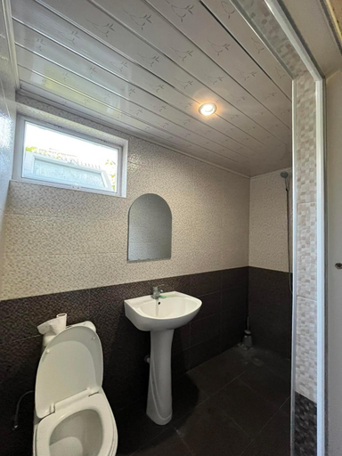 Bathroom 3, Dato’s guest house, Batumi