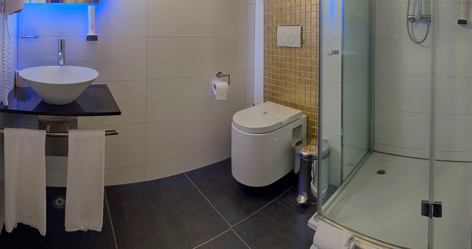Bathroom 4, Airport Global Hotel, Groß-Gerau