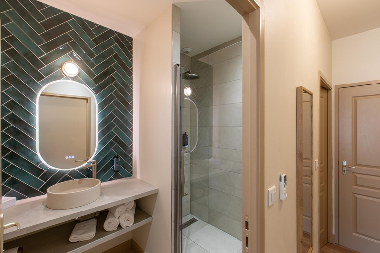 Bathroom 3, Domaine de la Courbe, Sarthe