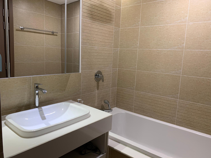 Bathroom, Vinhomes Metropolis  Luxury Apartment / highfloor, Ba Đình