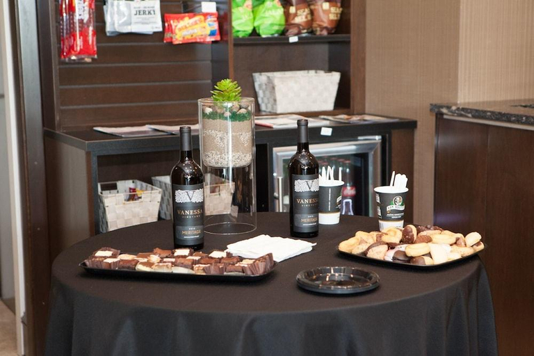 Food & Drinks, Mstar Hotel, Kitimat-Stikine