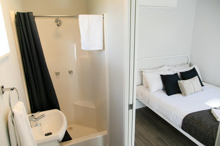 Bedroom 2, BIG4 Warwick Holiday Park, Warwick - Central