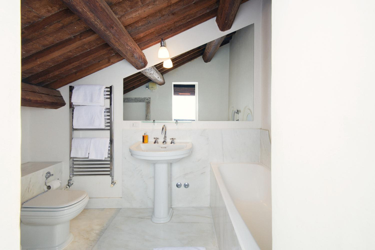 Bathroom 3, Palazzo Contarini Della Porta Di Ferro, Venezia