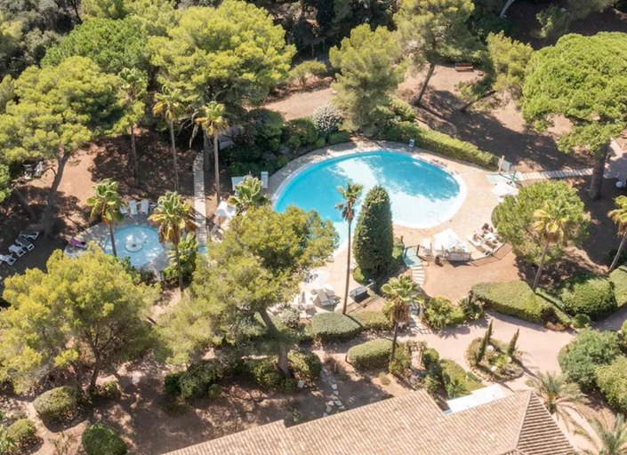 Others 4, LA BADINE Appartement 5 personnes avec balneo et clim, Var