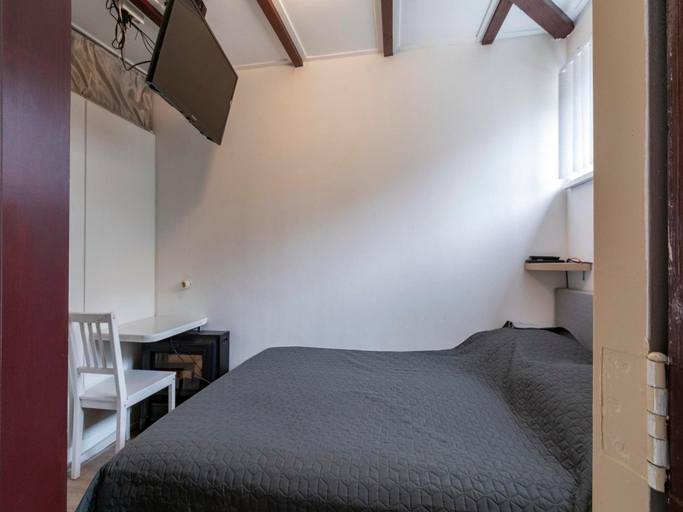 Bedroom 3, Bungalow Near Sint Maartenszee Beach, Zijpe
