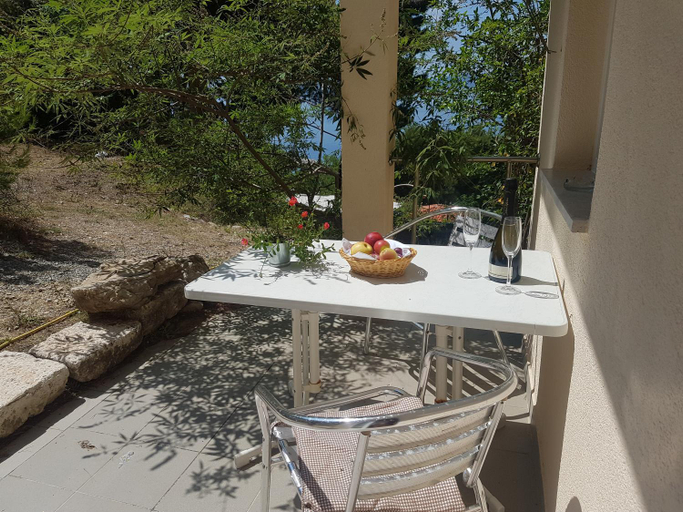 Others 5, Villa Luka, Brela