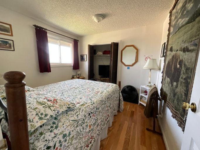 Bedroom 2, Tudor House Bed and Breakfast, Division No. 6