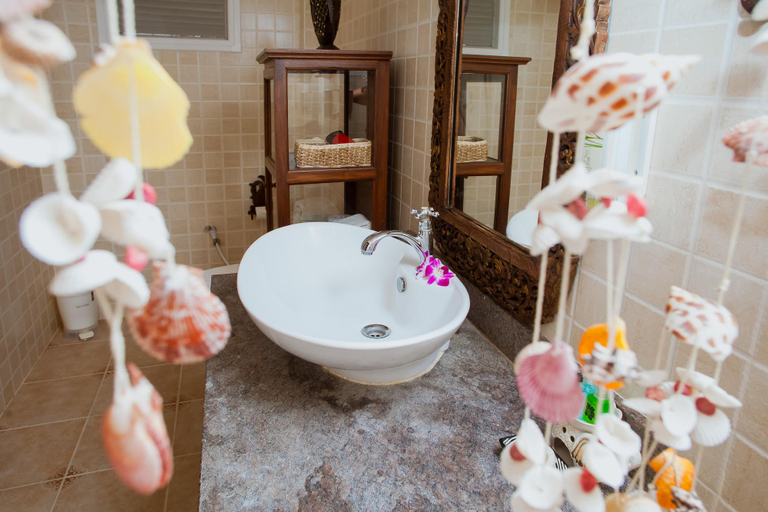 Bathroom 4, Baan Manu Chang, Mueang Krabi