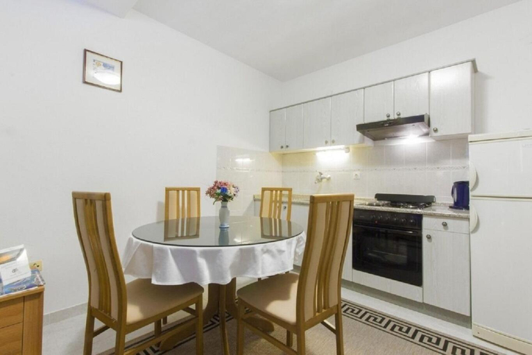 Others 4, Apartments Milans, Rogoznica