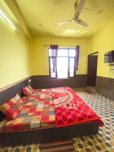 Bedroom 2, Sarjeevan Guest House, Kangra