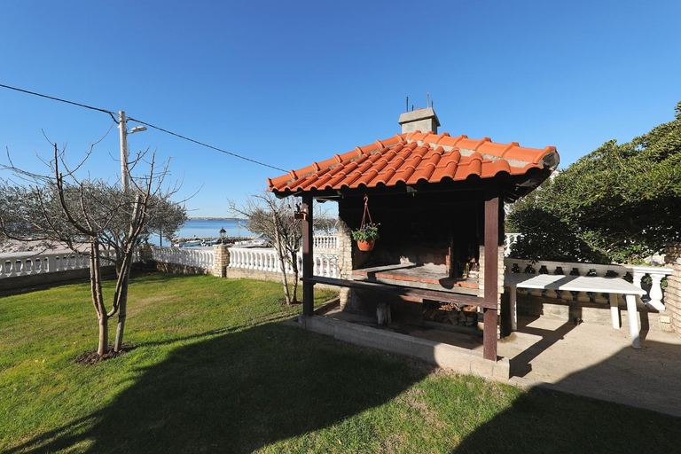 Others 5, Villa Vukic, Nin