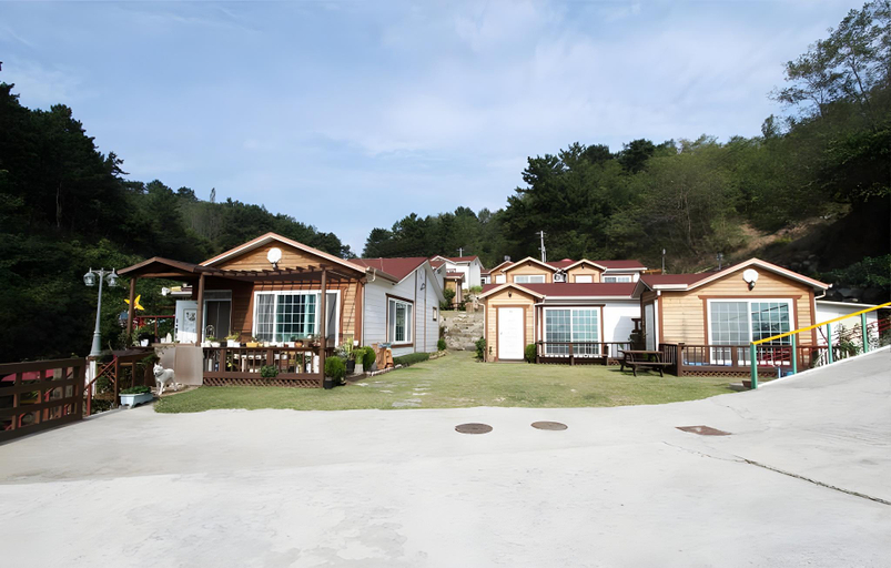 Others 3, Youngduk Badagongwon Pension, Yeongdeok
