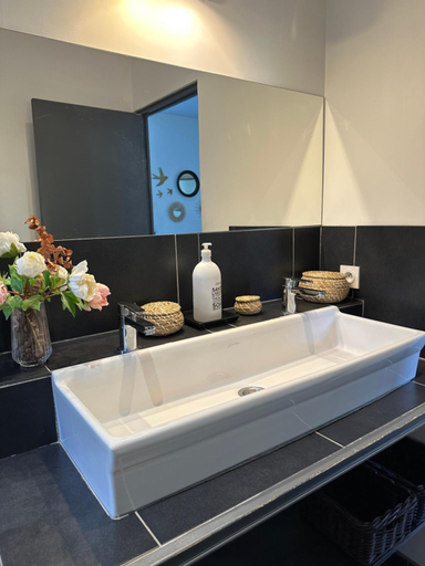 Bathroom 4, Home Cassis - Maison Les Calanques - Piscine chauffee a 30c, Bouches-du-Rhône