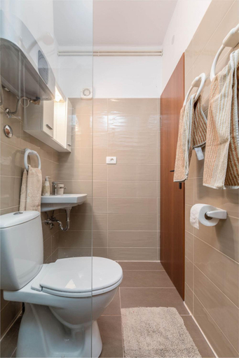 Bathroom 3, Mediterraneo Valbandon Suites, Fažana