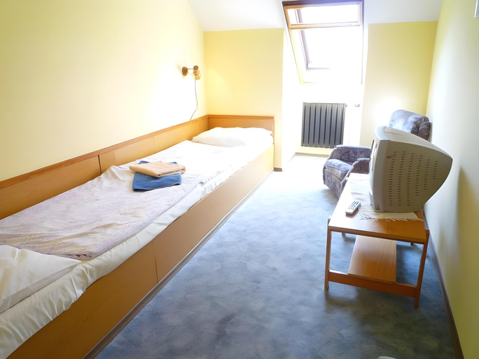 Bedroom 2, Hotel Orchidea, Kistelek