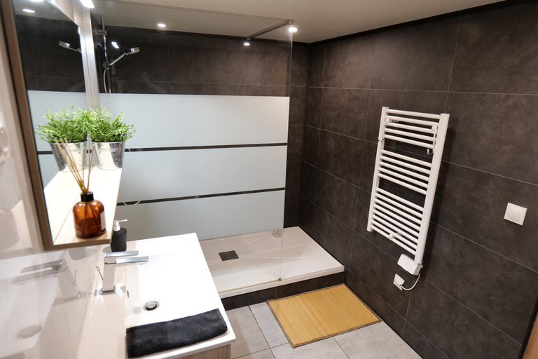 Bathroom 2, Souplex proche de Pont-Audemer, Eure