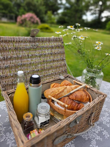 Food & Drinks 3, Chez Nous, Vienne