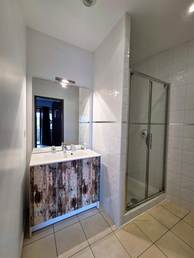 Bathroom 3, Le Clos des Roses - Chambre d'hotes, Ain