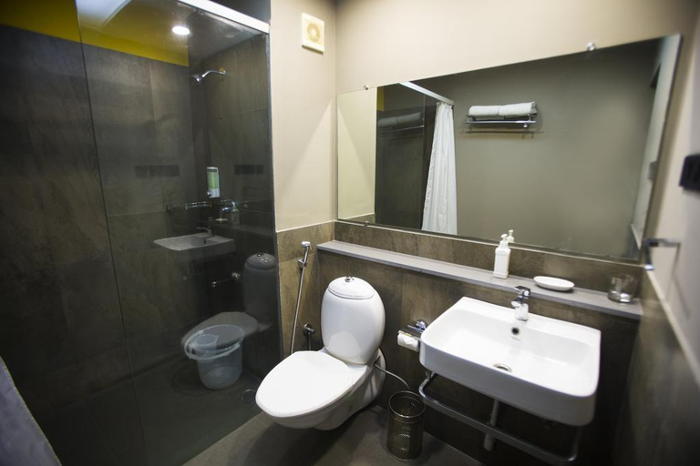 Bathroom 4, Hotel Dhans, Chennai