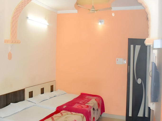 Bedroom 1, Hotel Gujarat Heritage, Ujjain