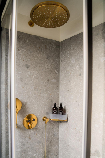 Bathroom 3, Bob W Lubeck Old Town, Lübeck