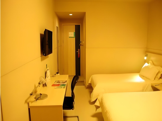 Bedroom 2, Jinjiang Inn Zhenjiang Jiangsu University Suning Plaza, Zhenjiang