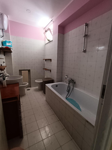 Bathroom, G&G Pompei, Napoli